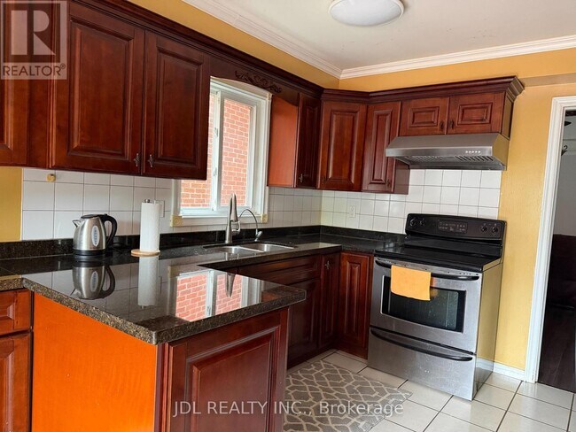 Photo du bâtiment - 87 Strathmore Dr