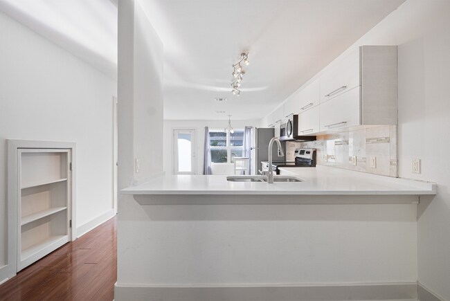 Foto del edificio - 1101 Grove Blvd