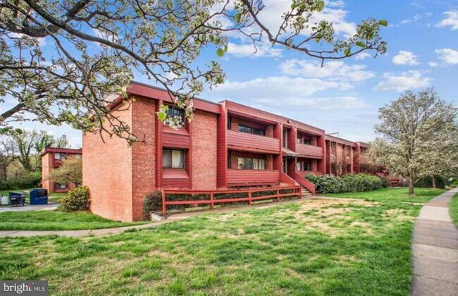 Foto del edificio - 1509 S George Mason Dr