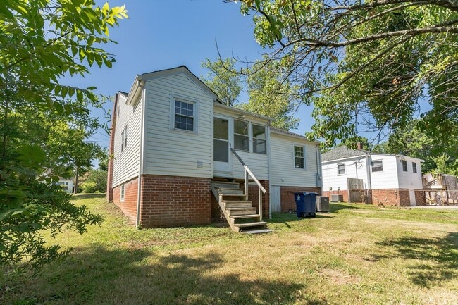 Building Photo - 2/ 1 Home for Rent