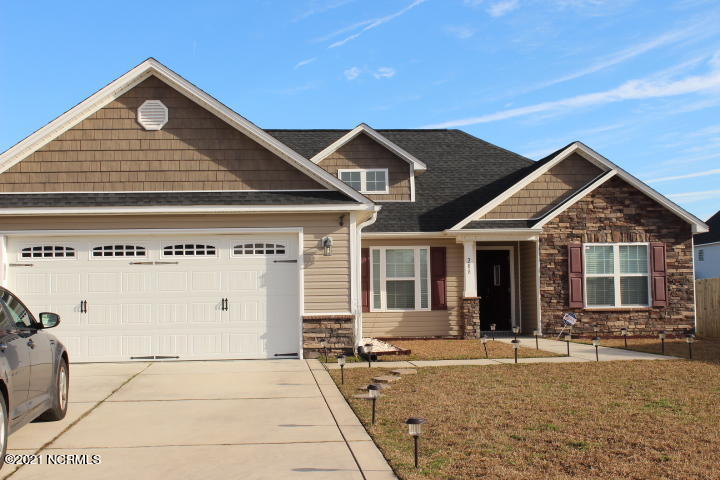 Foto principal - 208 Imperial Ln