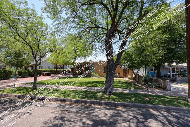 Building Photo - Charming Historical Home in the Willo Hist...