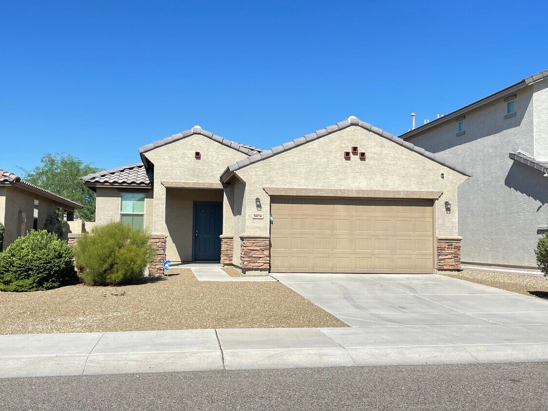 Primary Photo - Gated Glendale 3/2 Super Clean