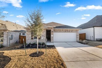 Building Photo - 204 Grn Knl Ln