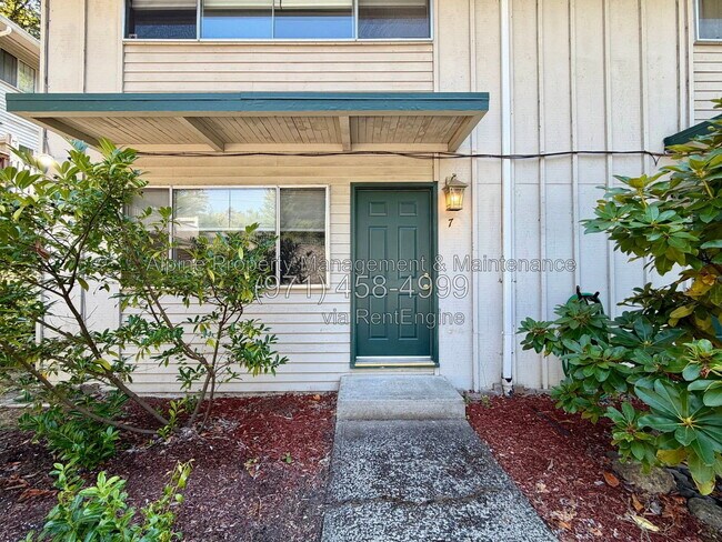 Foto del edificio - 7030 SW Canyon Crest Dr