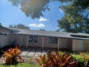 Building Photo - 2016 NE 14th Ct