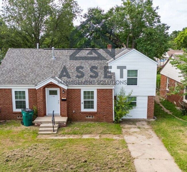 Foto del edificio - Spacious 3 Bedroom House