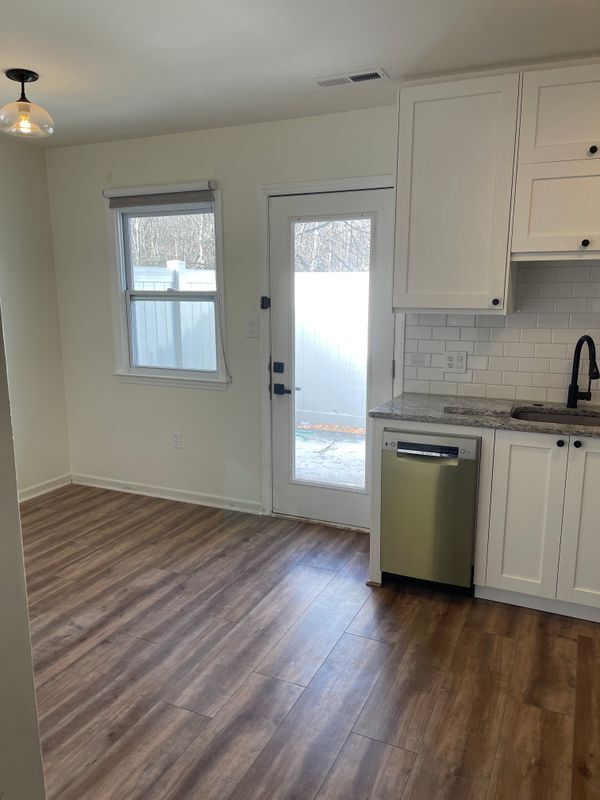 Foto del edificio - 101 Royal Forest Ct