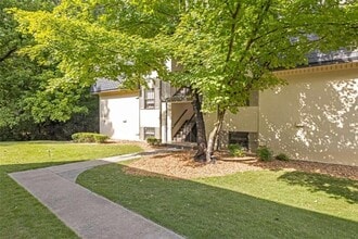 Building Photo - 118 Lablanc Way NW