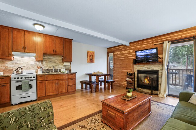 Foto del edificio - 1300 Regency Way