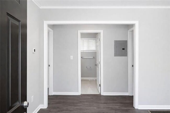 Building Photo - 2146 Brookview Dr NE