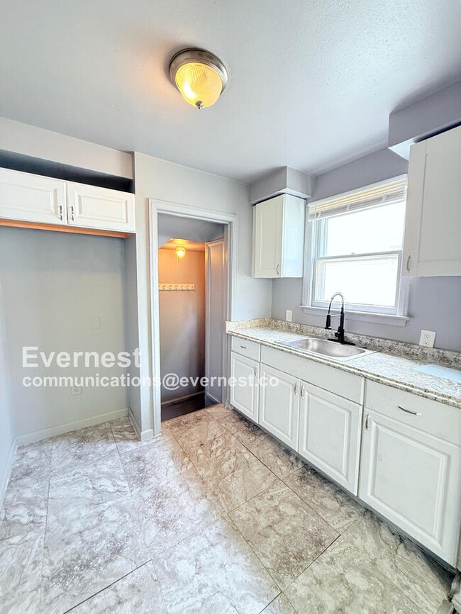 Building Photo - 14892 Ilene St