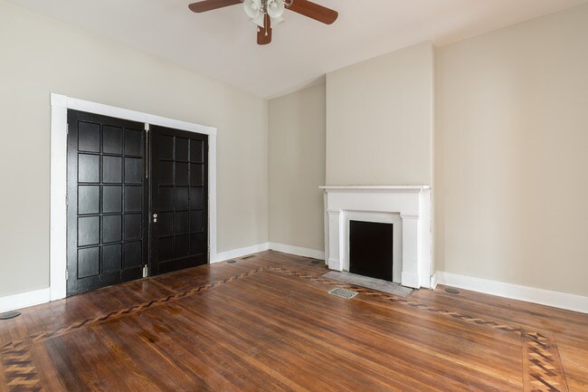 Building Photo - 509 W Clay St