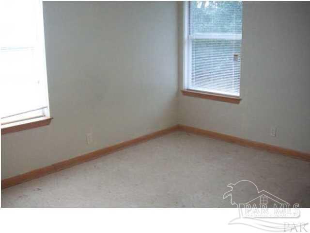 Building Photo - 1131 Lake Dr