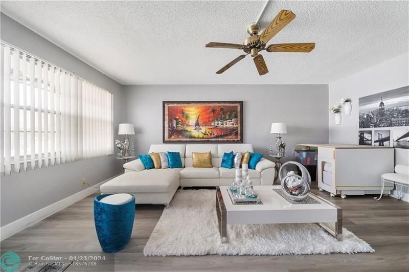 Foto principal - 42 Newport Ct