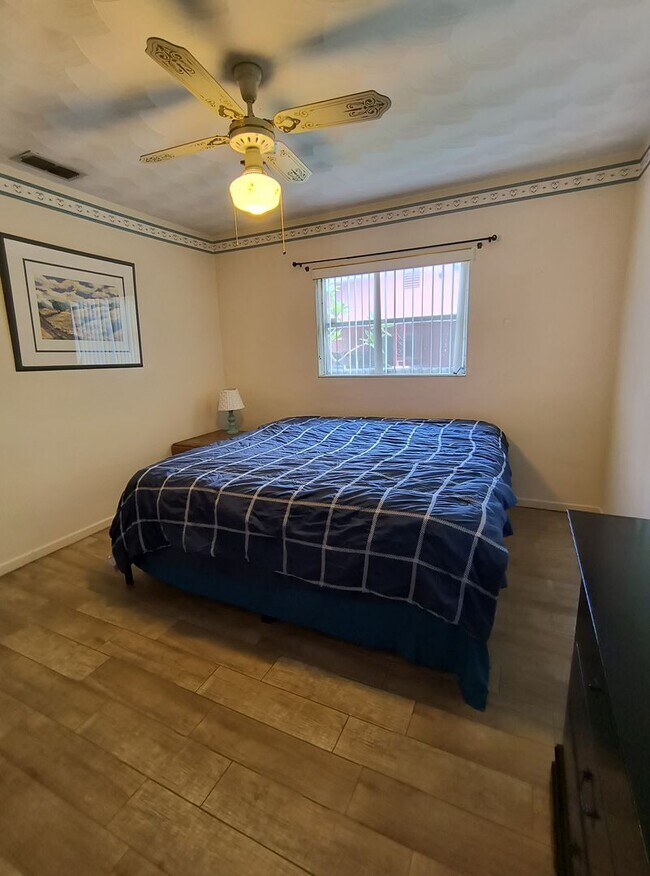 Building Photo - Spacious 3-Bedroom 1.5 Bathroom House for ...
