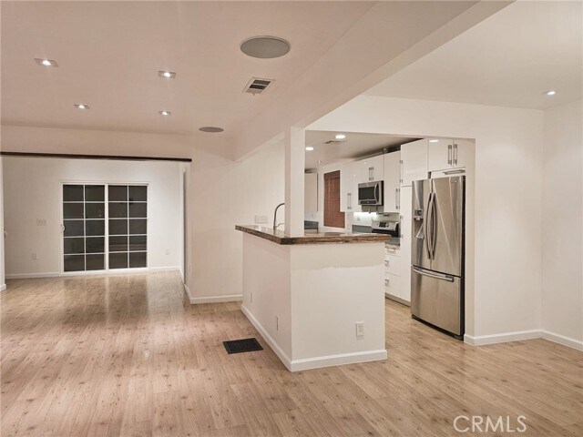 Foto del edificio - 17647 Calvert St