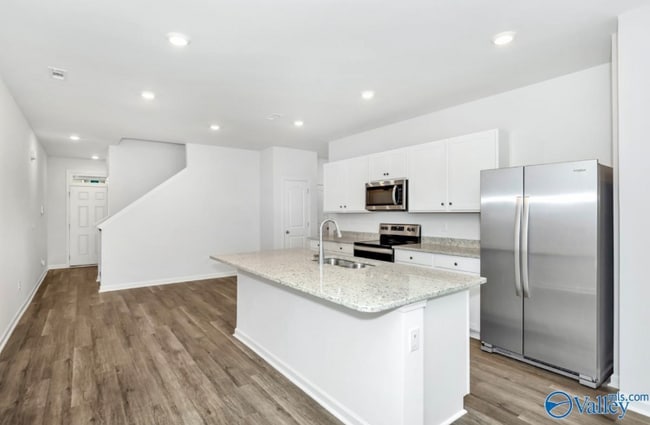 Building Photo - 217 Bay Pine Dr