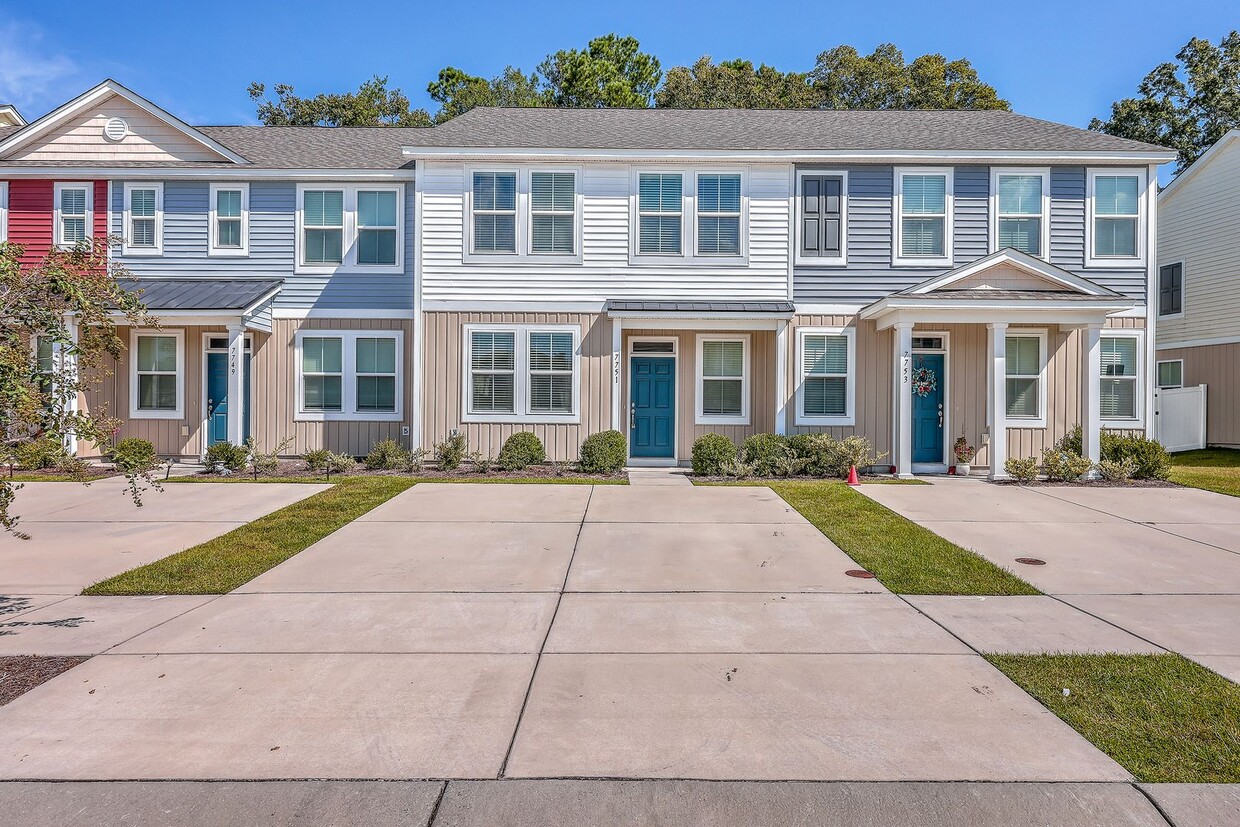 Foto principal - Park at Rivers Edge Townhome!