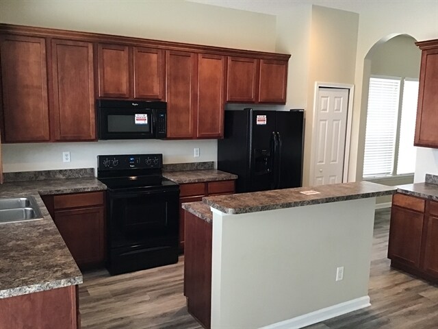 Building Photo - 508 N Tree Garden Dr