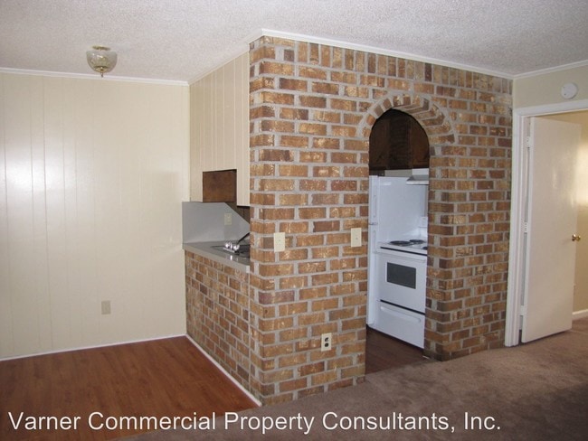 Building Photo - 6838-6838 Ward Ave