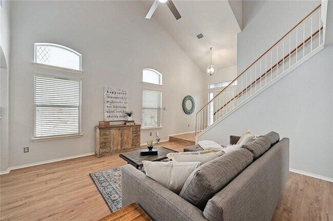 Foto del edificio - 2400 Wilma Rudolph Rd