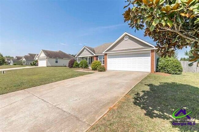Building Photo - 104 Brittland Dr