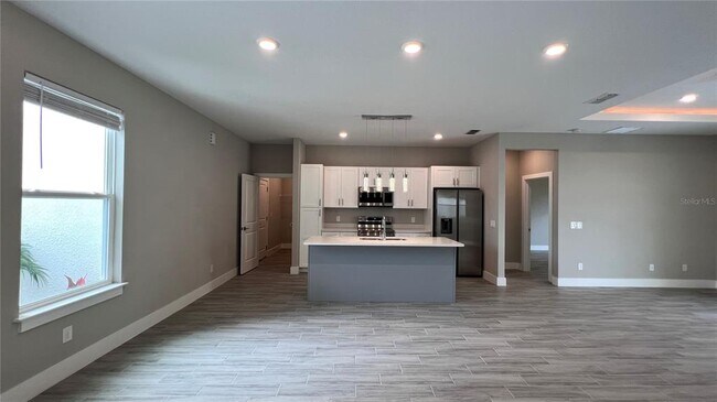 Building Photo - 256 Gladiola Ct