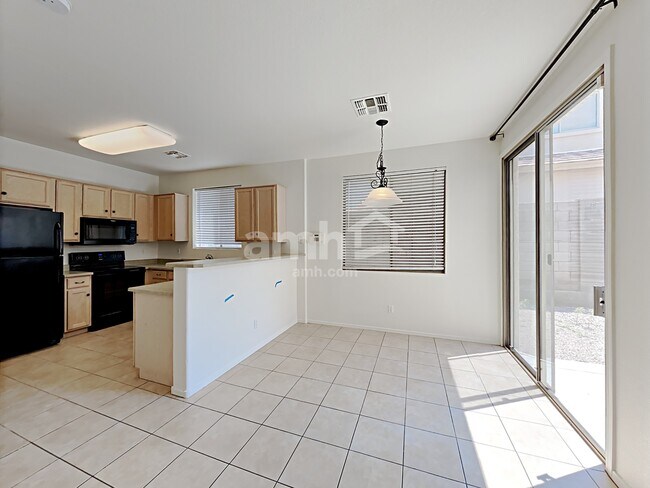 Building Photo - 1231 S Amador