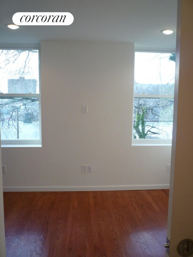 Building Photo - 625 Walton Ave