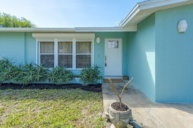 Building Photo - 265 Ocean Spray Ave