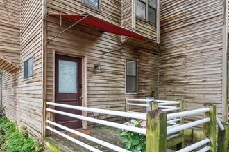 Building Photo - 130 E Longview St