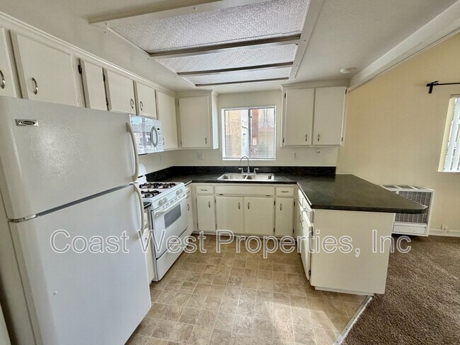 Foto del edificio - 4695 Bancroft St