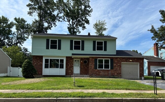 Building Photo - 5 Firethorn Ct