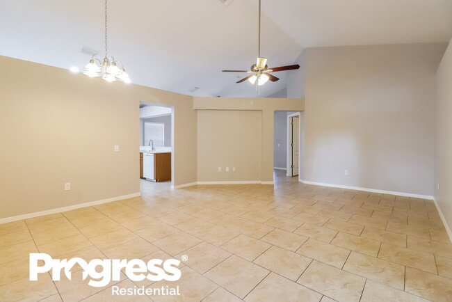 Building Photo - 629 Somerstone Dr