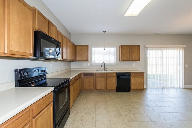 Foto del edificio - 13669 Coram Pl