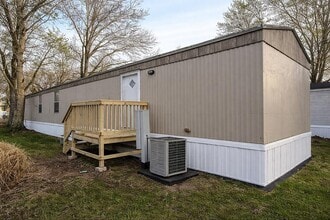 Building Photo - 65 Deerwood Park