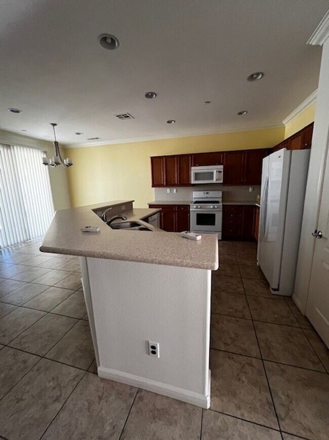 Foto del edificio - 13304 Sterling Heights Dr