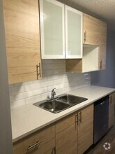 Building Photo - 12403 Lansdowne Dr NW