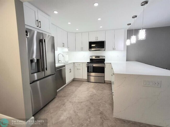 Building Photo - 1421 S Ocean Blvd