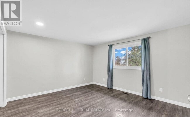 Building Photo - 115 Amberly Blvd