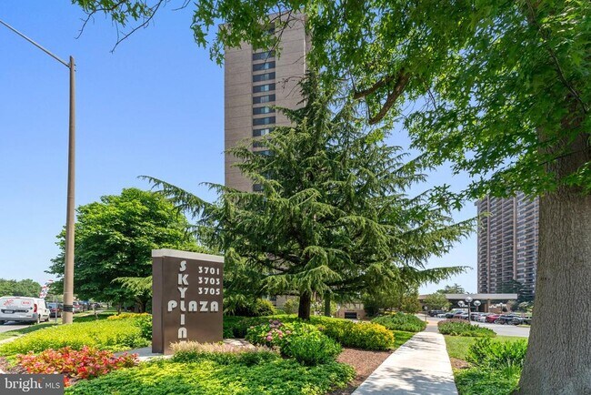 Building Photo - 3701 S George Mason Dr