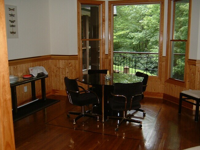 Dining Room - 225 Smith Cove Rd