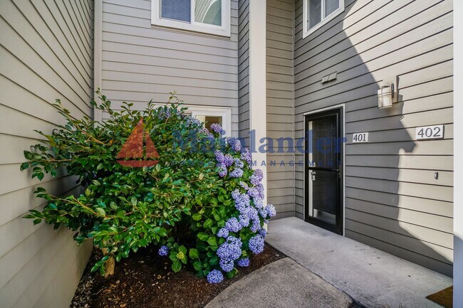 Foto del edificio - **$500 OFF FIRST FULL MONTH'S RENT** Beaut...