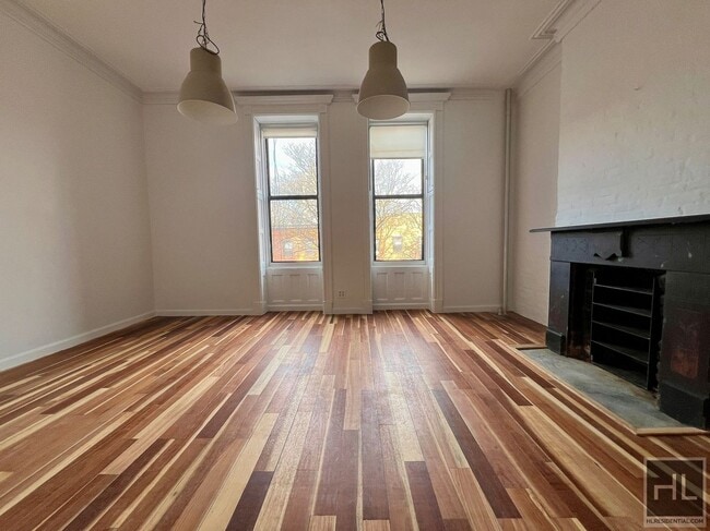 Foto del edificio - 3.5BR 1BA Floor-Through By Fort Greene Park