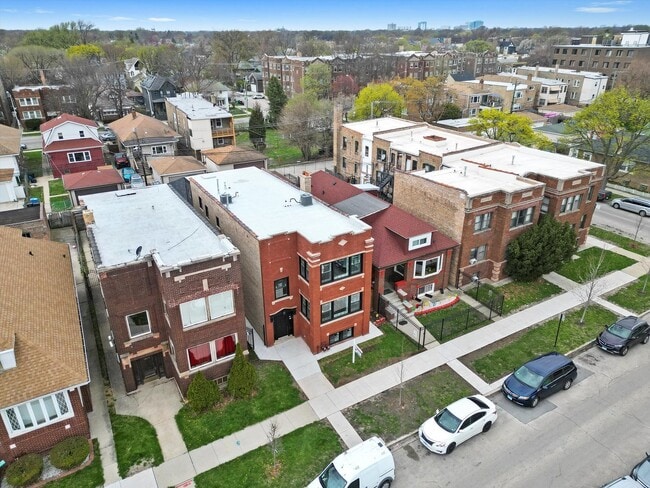 Building Photo - 1010 S Mason Ave