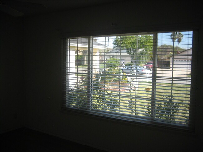 Building Photo - 1431 Alta Ave