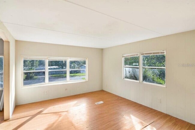 Building Photo - 17321 Palm Dr