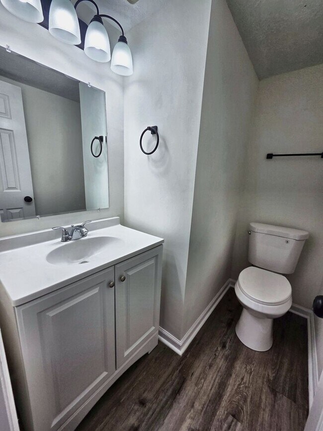 Foto del edificio - 5306 Whisperwood Ct