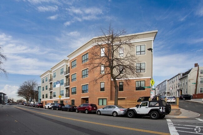 Building Photo - 33-39 Ward St